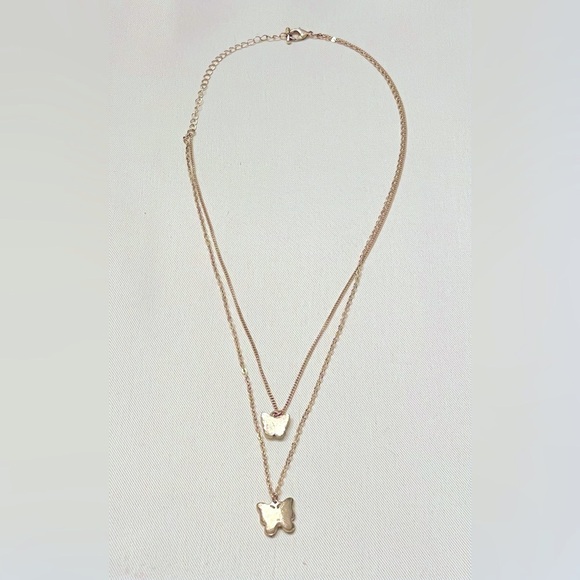 🦋 Double-Layer Gold-Toned Butterfly Necklace – 22" Chain, Pre-Loved - Picture 3 of 7